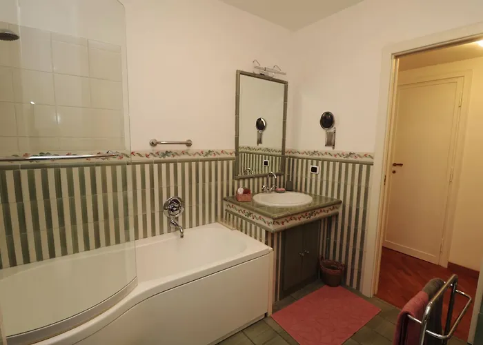 Appartement Luminoso E Accogliente Con Giardino - Battistini *